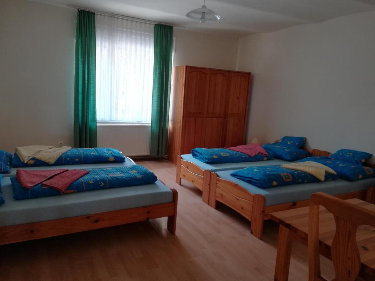 Montana-Ederics Vendeghaz Hotel Balatonederics Buitenkant foto